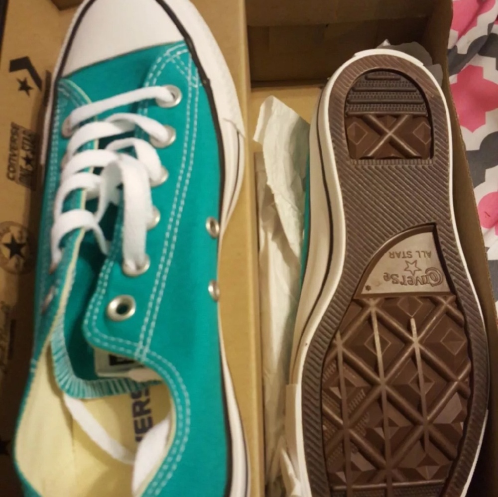 Ladies teal color converse 7.5